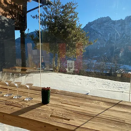 S'gmiatli Nyaraló